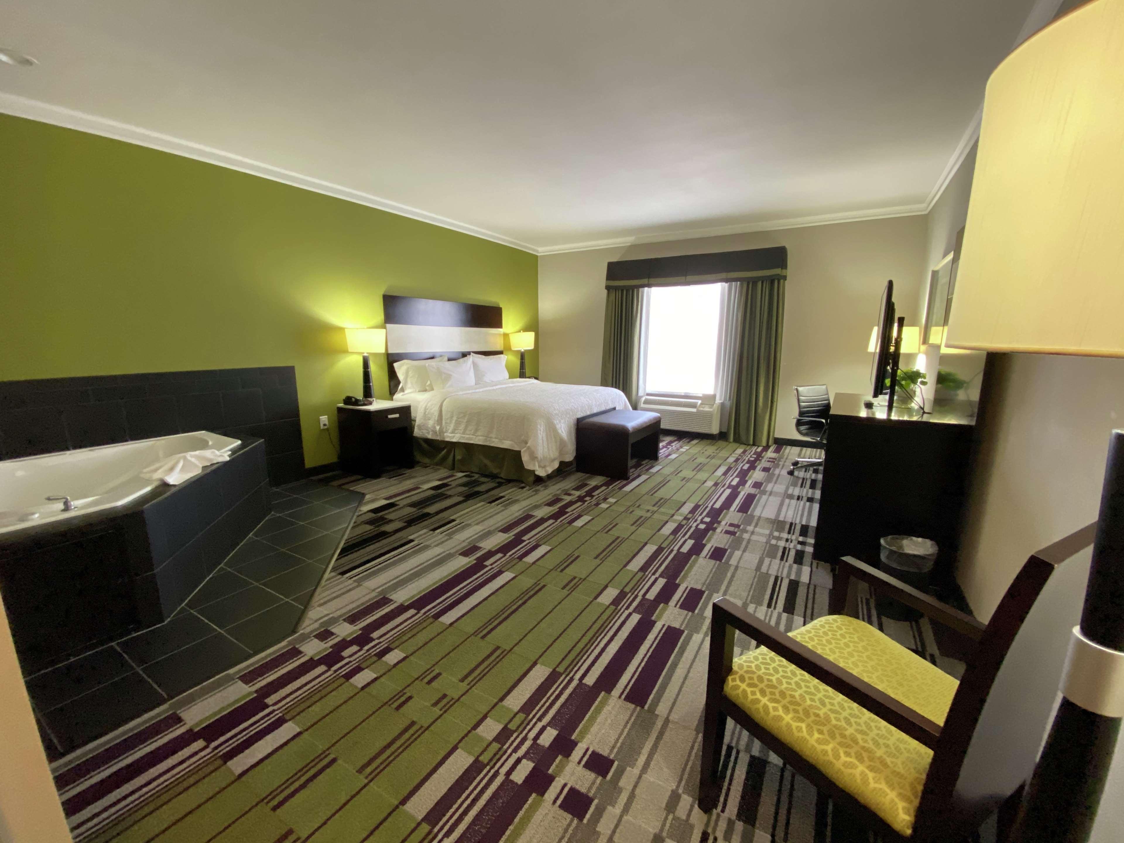 Hampton Inn By Hilton Leesville Fort Johnson Buitenkant foto
