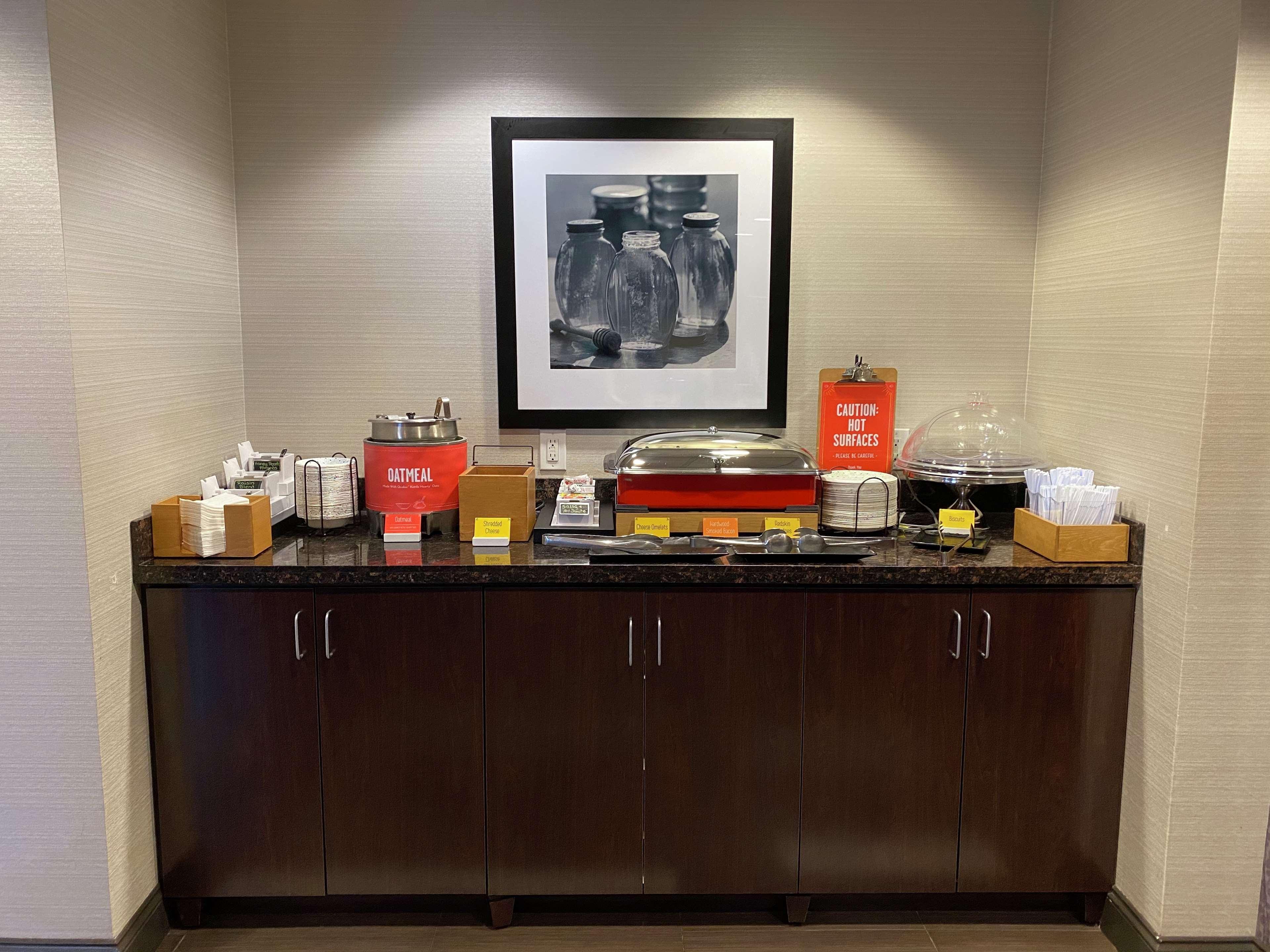 Hampton Inn By Hilton Leesville Fort Johnson Buitenkant foto