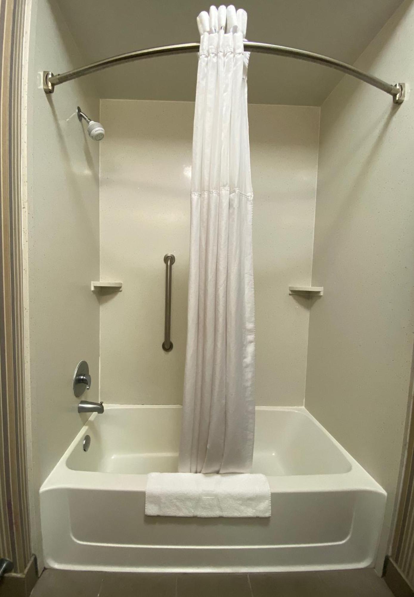 Hampton Inn By Hilton Leesville Fort Johnson Buitenkant foto