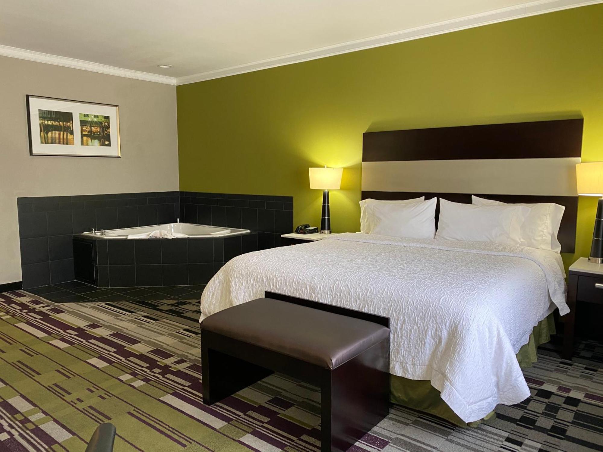 Hampton Inn By Hilton Leesville Fort Johnson Buitenkant foto