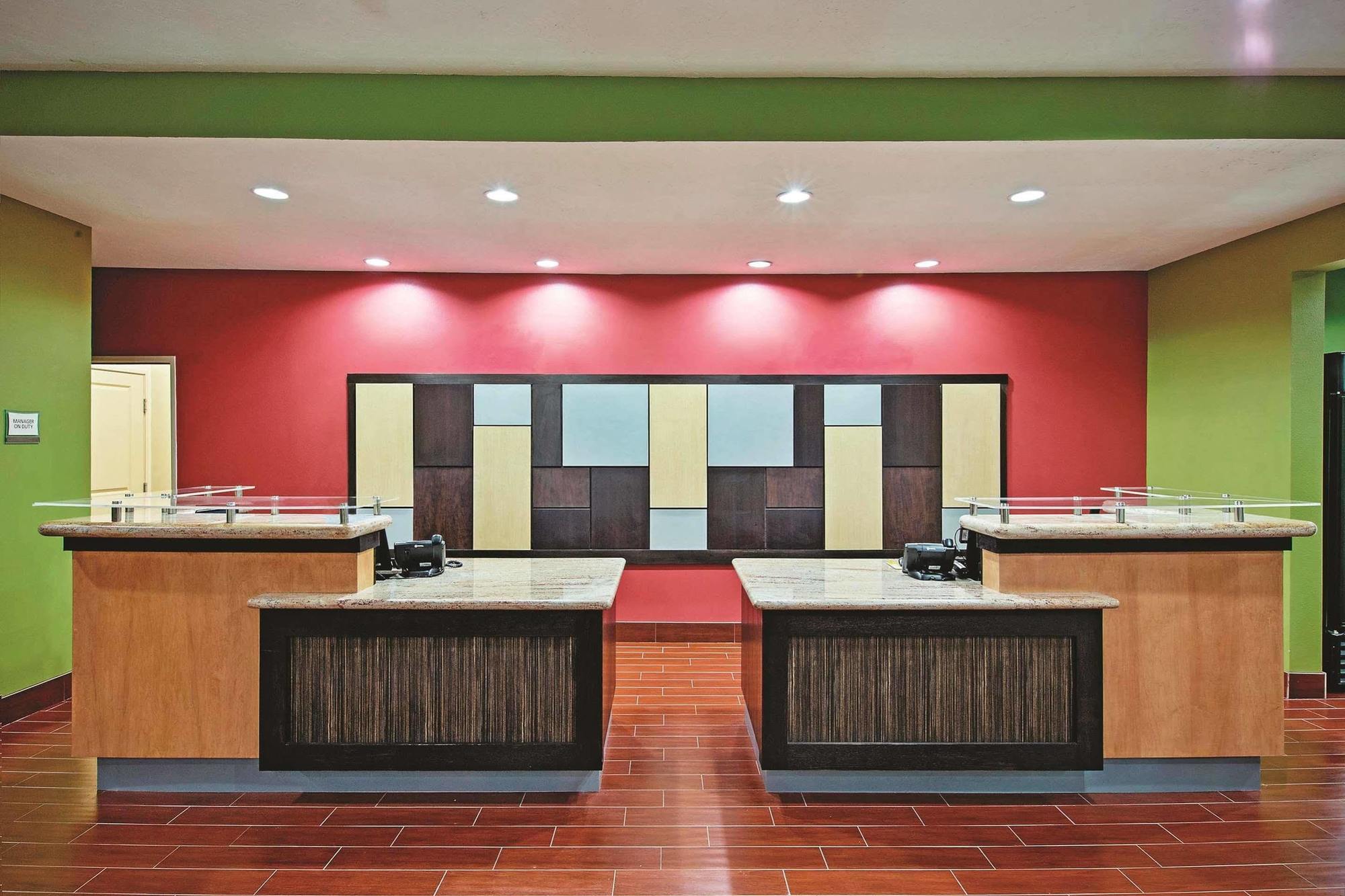 Hampton Inn By Hilton Leesville Fort Johnson Buitenkant foto